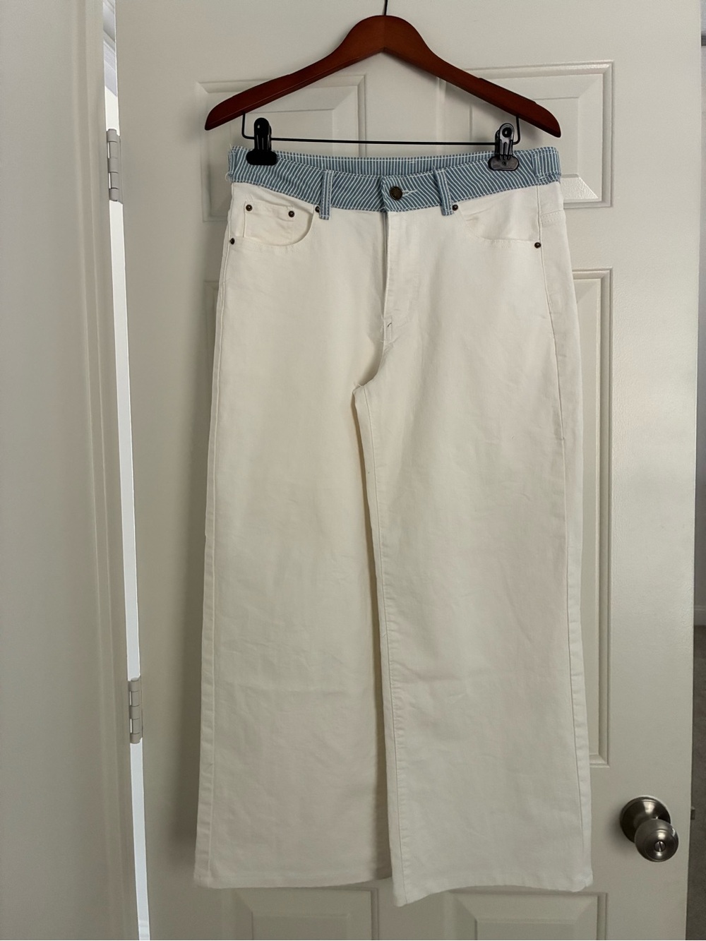 Never worn! White Wide Leg Jeans with Contrast Waistband Mid rise